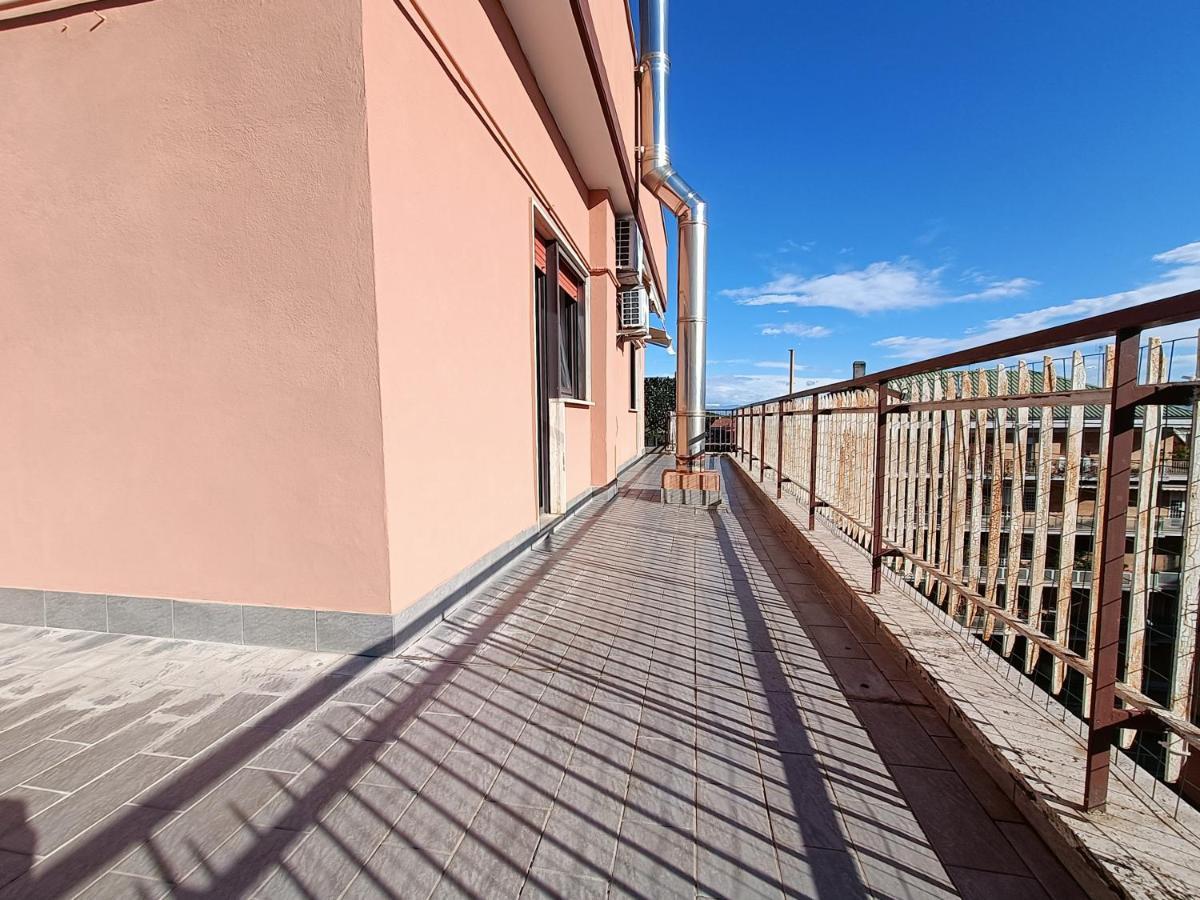 Avellini - Delightful And Spacious Apartment With Terrace - Near Metro A Cornelia Roma Exterior foto